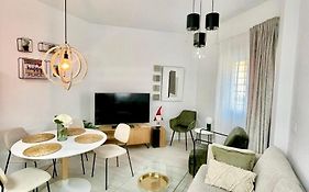 Historical Centre! Private Terrace & Gym-Near Public Parking